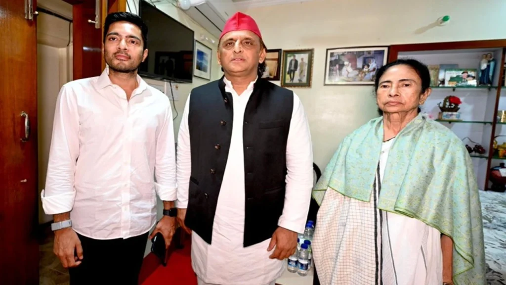 अखिलेश ममता बनर्जी मुलाकात