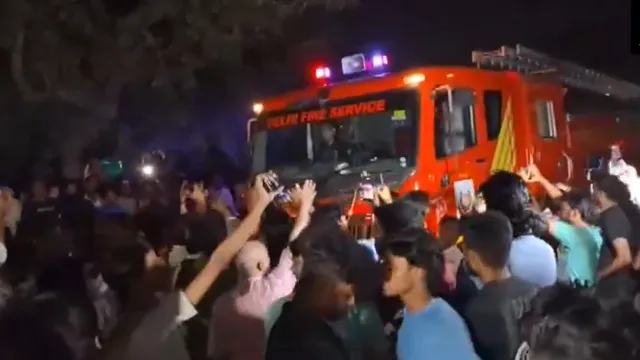 फर्नीचर मार्केट में लगी आग