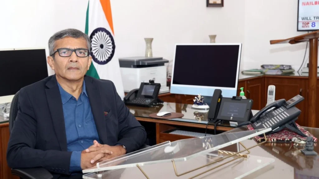 रक्षा सचिव राजेश कुमार सिंह