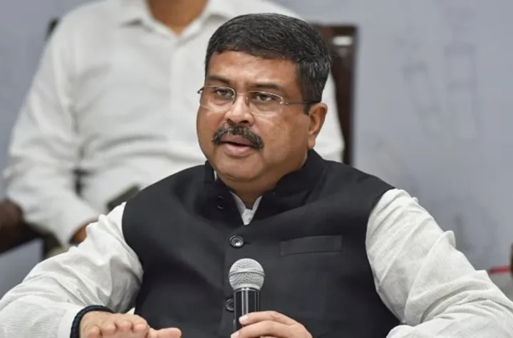 शिक्षा मंत्री धर्मेंद्र प्रधान