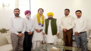 Former Indian cricketer Manpreet Singh ‘Goni’ and international gold medalist Kunar join AAP
