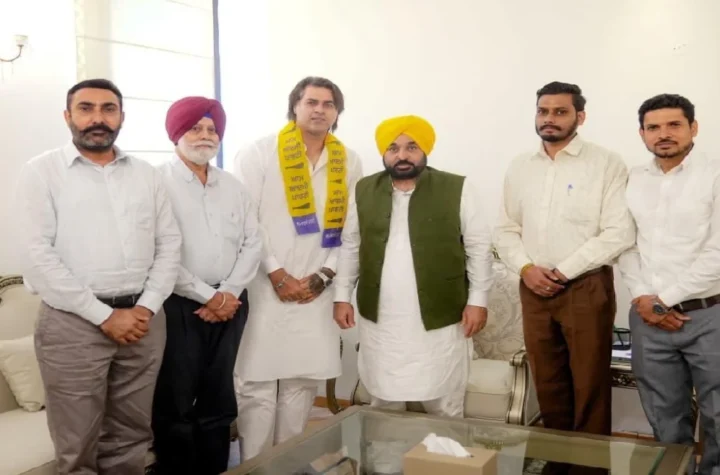 Former Indian cricketer Manpreet Singh ‘Goni’ and international gold medalist Kunar join AAP