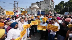 AAP प्रदर्शन
