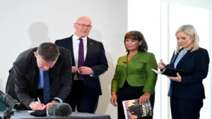 UK-Break MOU Sign