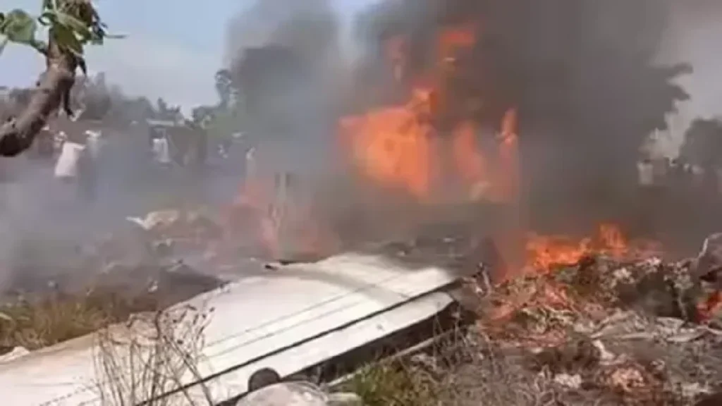 विमान क्रैश