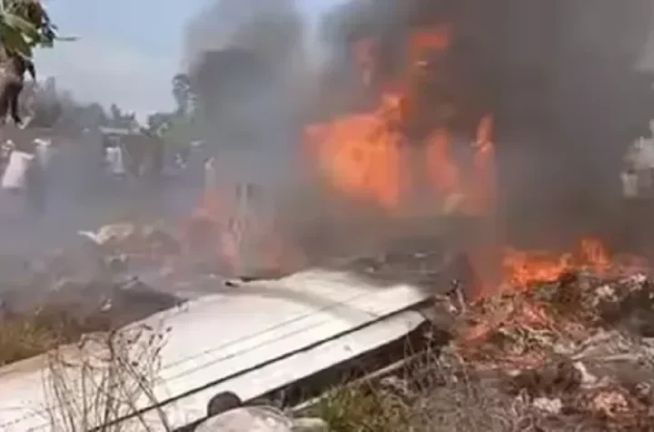 विमान क्रैश